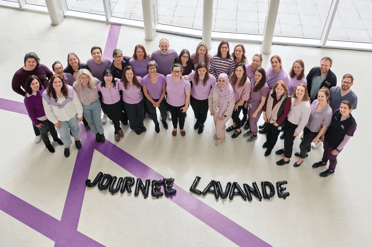 L'équipe dédiée au traitement de l'épilepsie au CHU Sainte-Justine pose à l'occasion de la Journée Lavande, une journée nationale de sensibilisation à l'épilepsie tenue le 26 mars de chaque année.