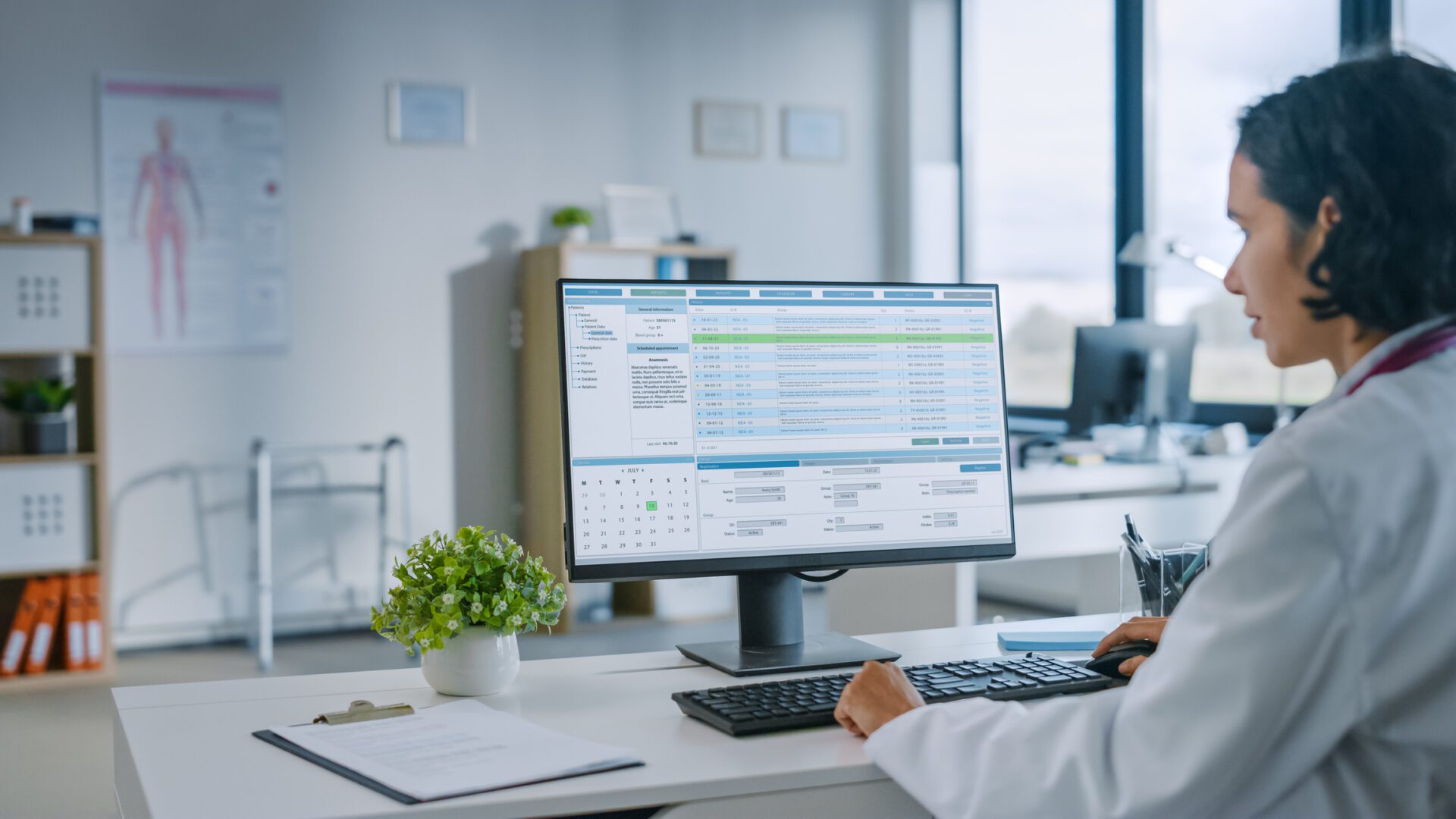 Onco+ est un logiciel de prescription et de gestion de protocoles en oncologie qui facilite le suivi des patients et contribue à offrir des traitements plus sécuritaires et efficaces.